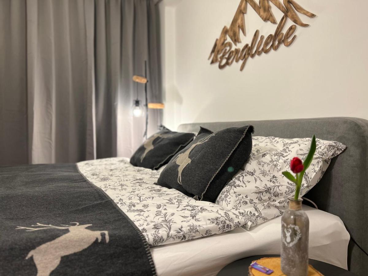Wolfgangsee Ferienappartement „Bergliebe“ Штробль Экстерьер фото